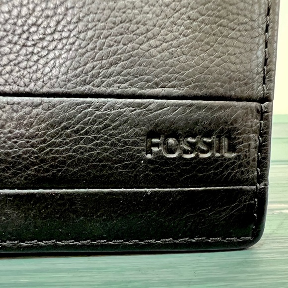 Fossil Tri-Fold Men’s Leather Wallet - Picture 4 of 16
